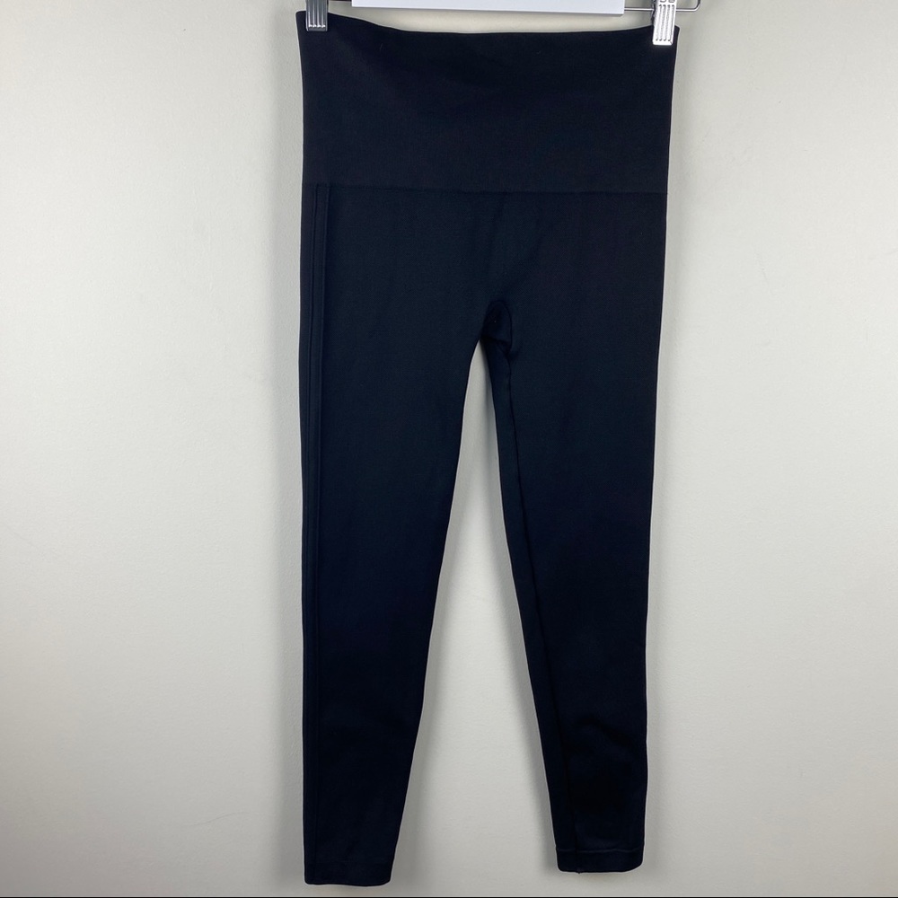 Spanx Black Cropped Body Shaping Leggings with Piping Women's Size Medium